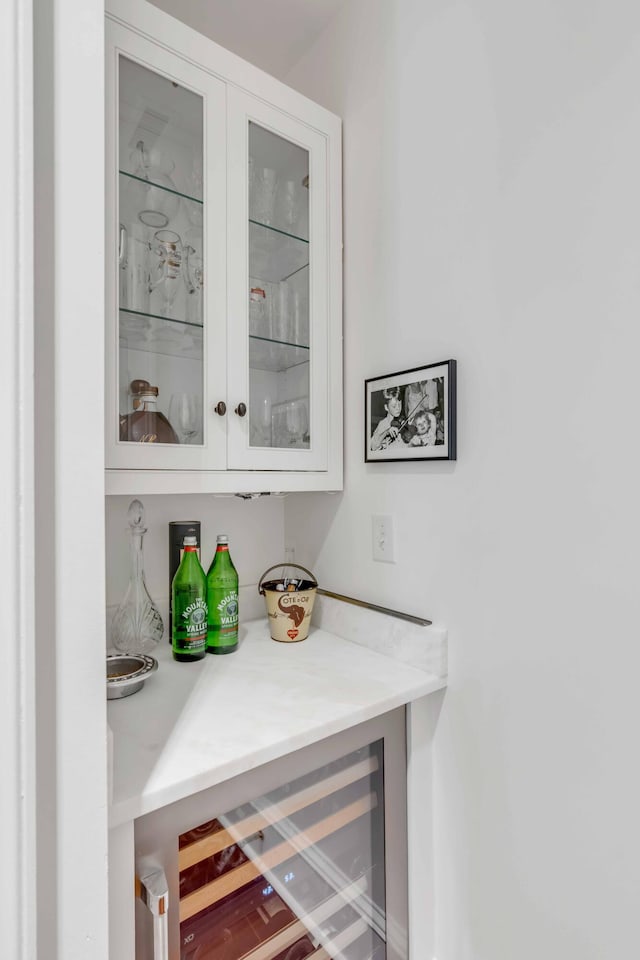 bar featuring a dry bar