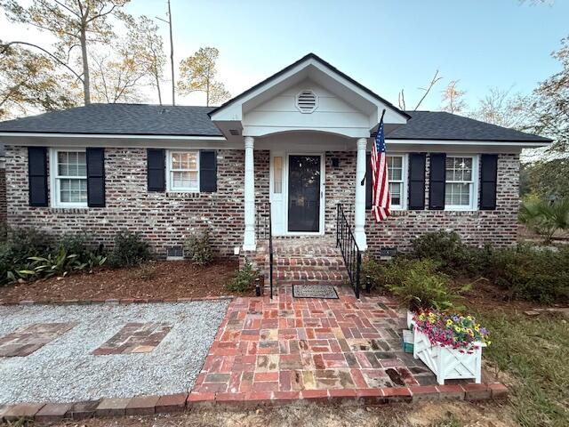 view of front of property