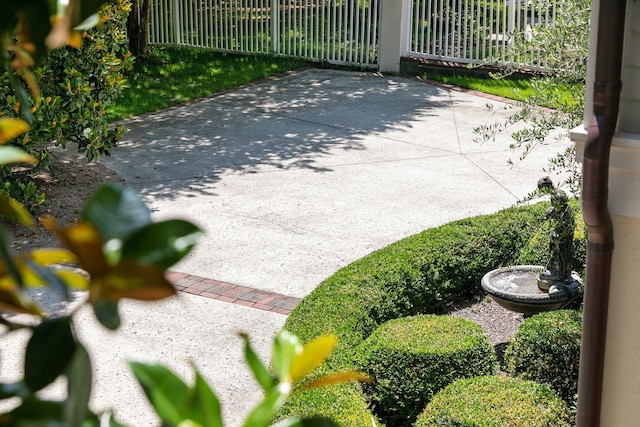 1972 Long Creek Rd, Wadmalaw Island, SC 29487 - view of patio with fence
