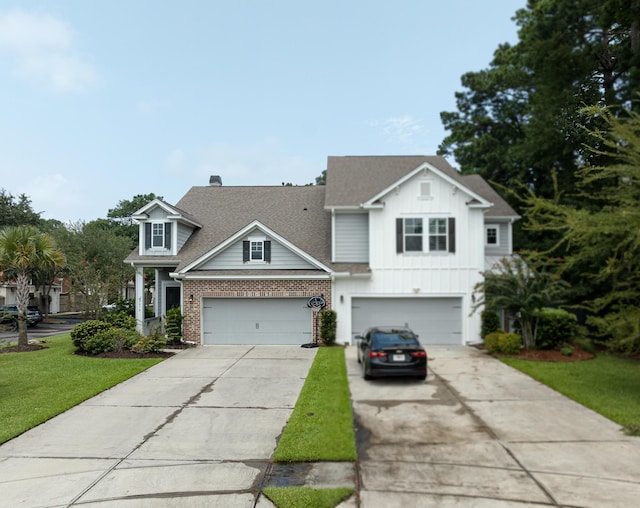 view of front facade featuring a garage and a front lawn