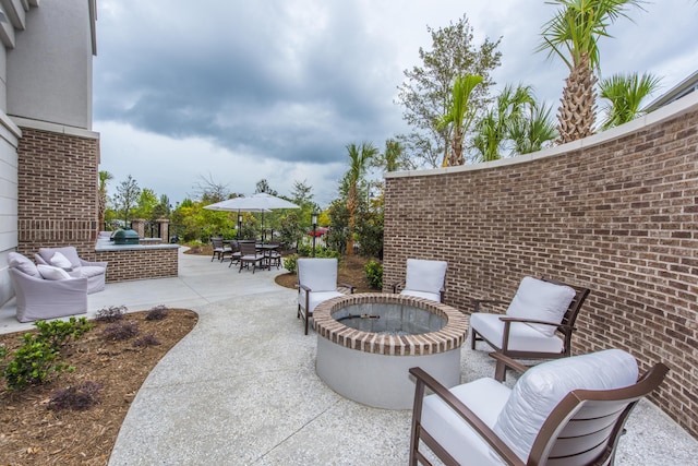 view of patio with an outdoor kitchen