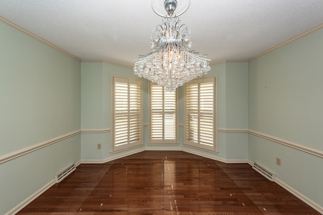 empty room with dark wood-type flooring, an inviting chandelier, crown molding, and a textured ceiling