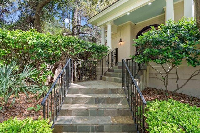 14 Royal Beach Dr, Kiawah Island, SC 29455 - view of exterior entry with covered porch