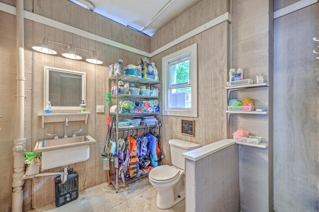 100 Canal Rd, Saint George, SC 29477 - bathroom with toilet, unfinished concrete floors, and a sink