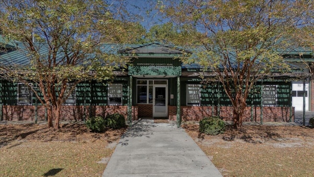 view of front of house