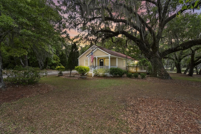 view of front of home with covered porch