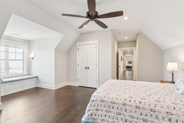 bedroom featuring ceiling fan, baseboards, vaulted ceiling, recessed lighting, and dark wood-style floors