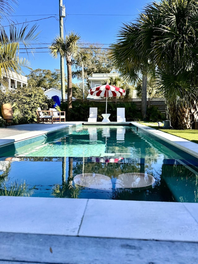 view of swimming pool