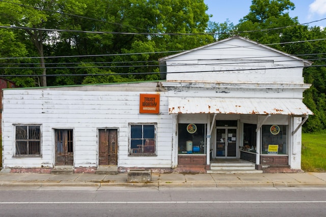 view of front of house