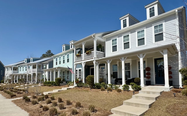 view of front of property featuring a porch