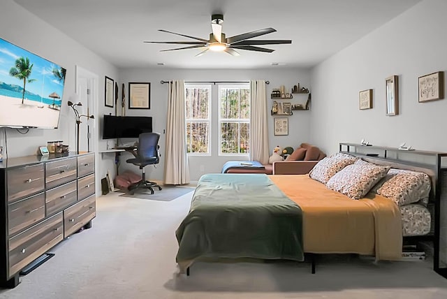 bedroom featuring carpet floors and ceiling fan