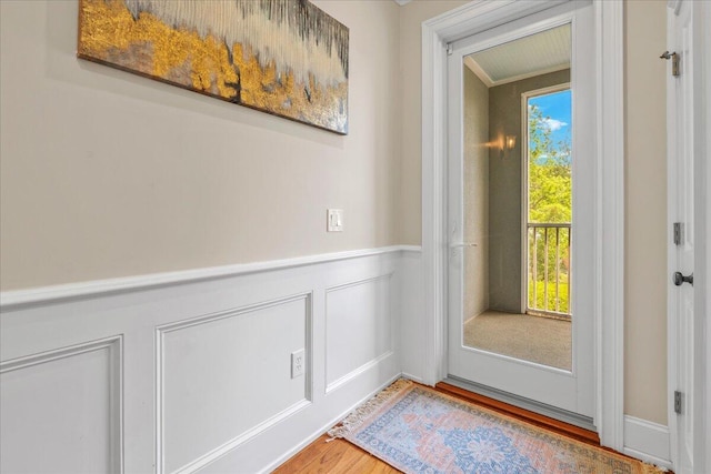 656 Coleman Blvd Unit 405, Mount Pleasant, SC 29464 - entryway featuring a wainscoted wall and wood finished floors