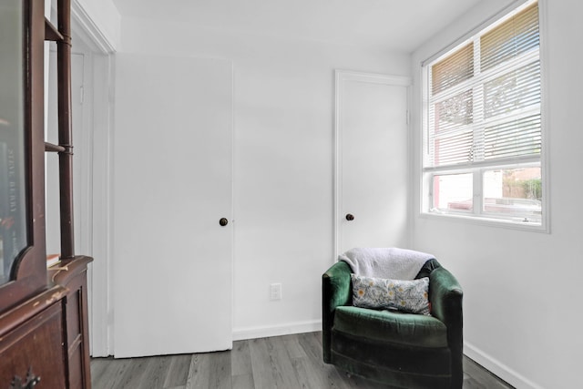 1514 Patterson Ave, Charleston, SC 29412 - sitting room featuring wood finished floors and baseboards