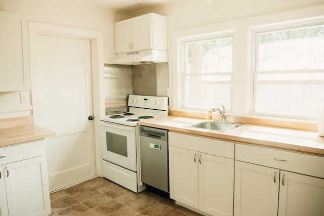 317 Bay St, Walterboro, SC 29488 - kitchen featuring electric range, dishwasher, under cabinet range hood, butcher block countertops, and ornamental molding