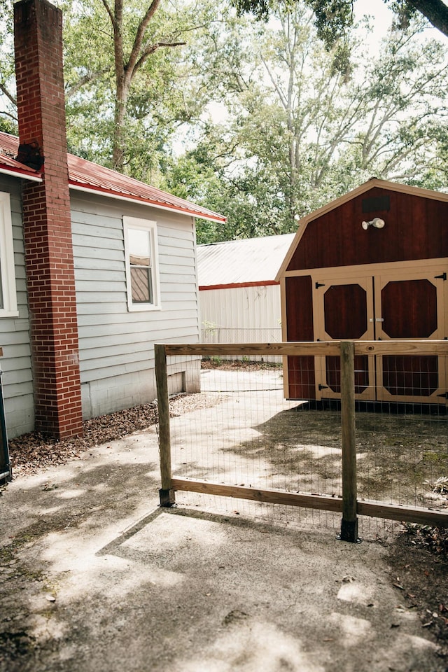 317 Bay St, Walterboro, SC 29488 - view of patio / terrace with a storage shed