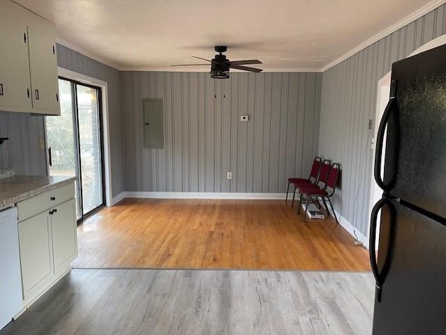 kitchen with ceiling fan, black fridge, light hardwood / wood-style flooring, dishwasher, and crown molding