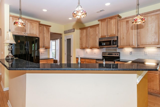 kitchen with stainless steel appliances, backsplash, recessed lighting, light wood-style floors, and hanging light fixtures
