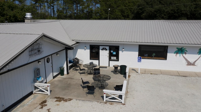 view of front facade featuring a patio area