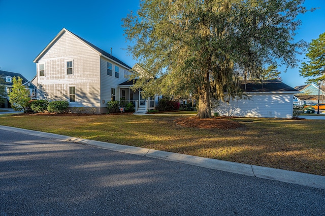 view of front of house featuring a front yard