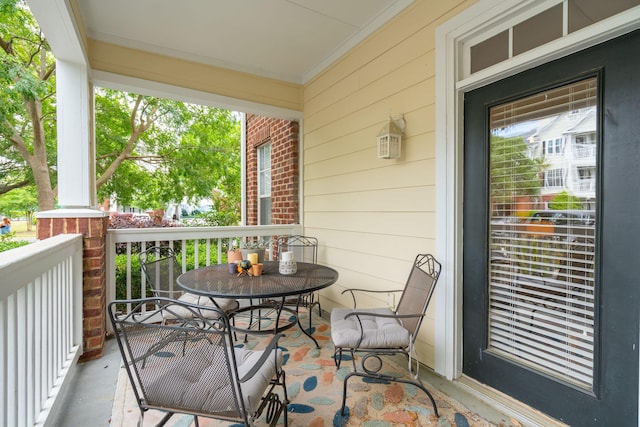 balcony featuring covered porch