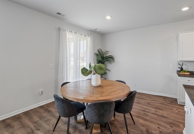 411 Bering Ln, Summerville, SC 29486 - dining space featuring dark wood-style flooring, baseboards, and recessed lighting