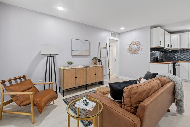 867 Colony Dr Unit F92, Charleston, SC 29407 - living area featuring recessed lighting and baseboards