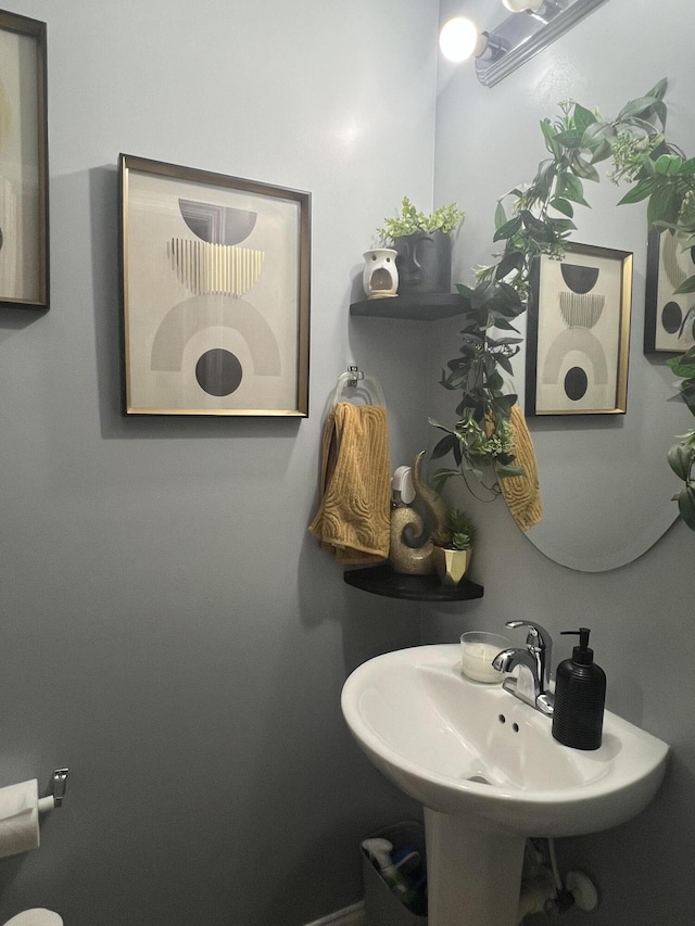 527 Travelers Blvd, Summerville, SC 29485 - bathroom with a sink