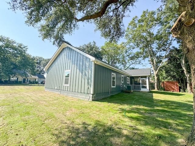 exterior space featuring a yard