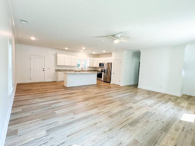 interior space with ceiling fan, light hardwood / wood-style floors, and crown molding