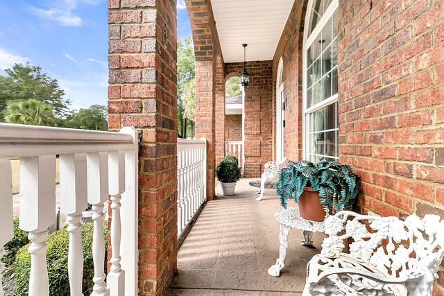 balcony featuring covered porch