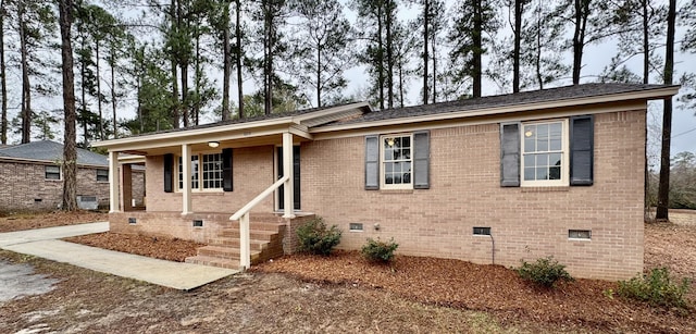 view of front of property featuring a porch