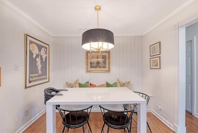 803 Burnett Dr, Charleston, SC 29412 - dining area with crown molding, light wood-type flooring, and baseboards