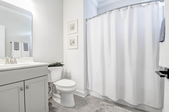 bathroom featuring crown molding, vanity, toilet, and curtained shower