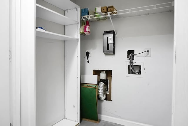 7947 Vermont Rd, North Charleston, SC 29418 - view of walk in closet