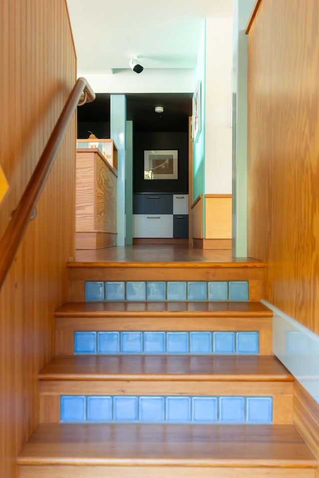 905 Palm Blvd, Isle Of Palms, SC 29451 - stairway with wooden walls