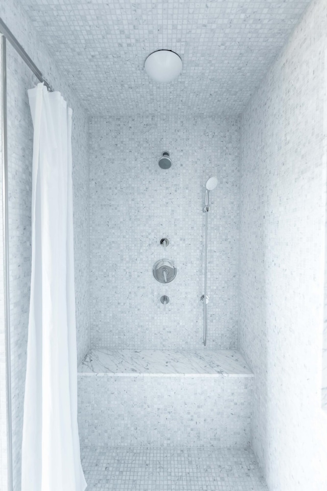 905 Palm Blvd, Isle Of Palms, SC 29451 - bathroom with a tile shower