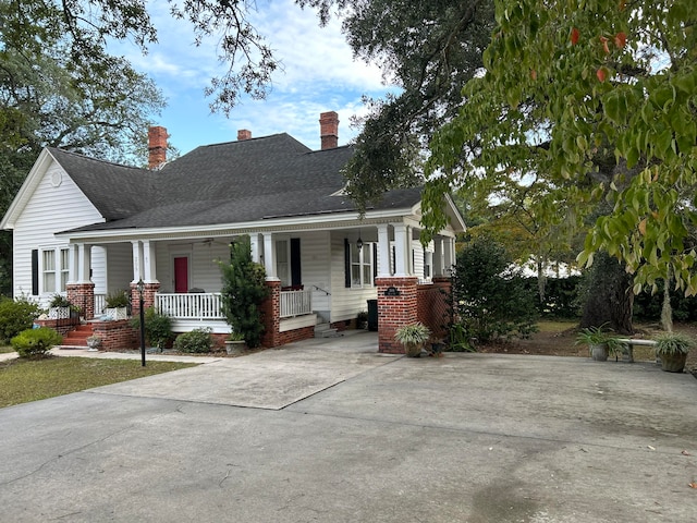 view of front of property with a porch