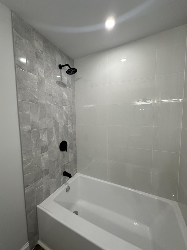 bathroom featuring shower / bathtub combination