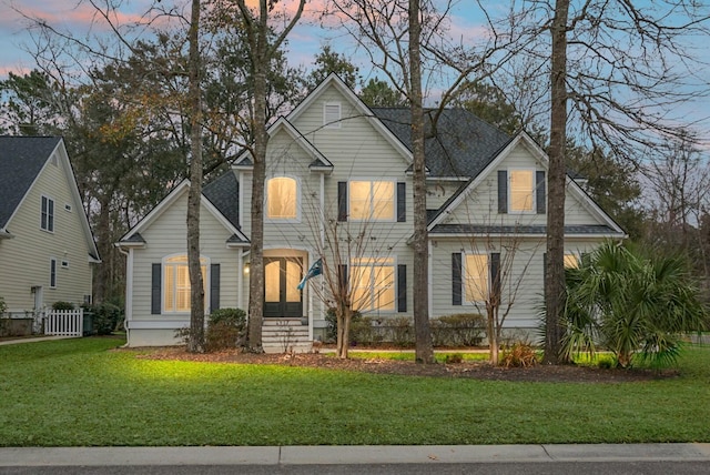 view of front of house featuring a yard