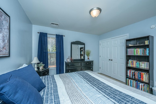 bedroom with a closet