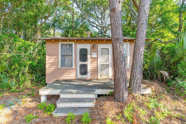 view of outbuilding