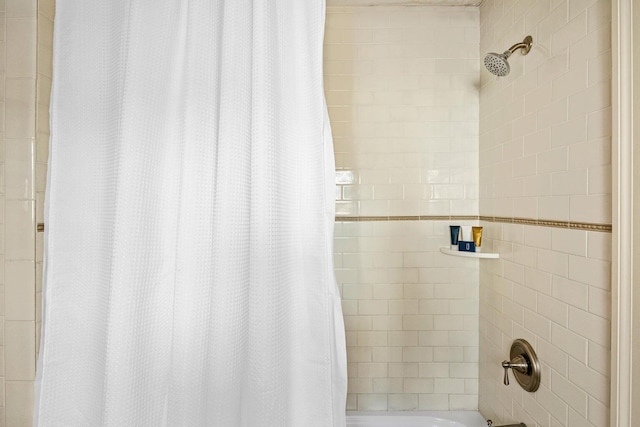 162 Spring St, Charleston, SC 29403 - bathroom featuring shower / bath combo