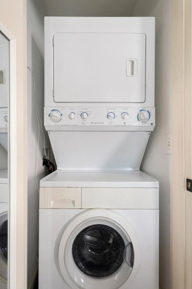 162 Spring St, Charleston, SC 29403 - washroom with estacked washer and dryer