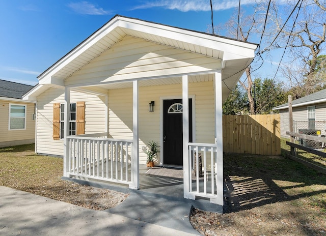 view of front of property with covered porch