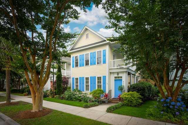 907 High Nest Ln, Charleston, SC 29412 - view of front of property with a balcony and a front lawn
