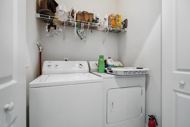 907 High Nest Ln, Charleston, SC 29412 - laundry room with washer and clothes dryer