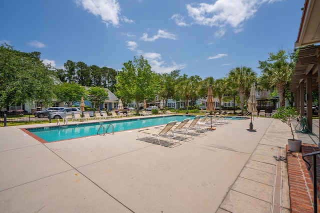 907 High Nest Ln, Charleston, SC 29412 - community pool with a patio area