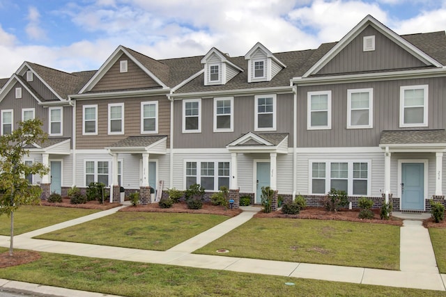 view of front of house with a front yard