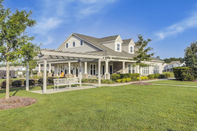 view of front facade featuring a pergola and a front yard