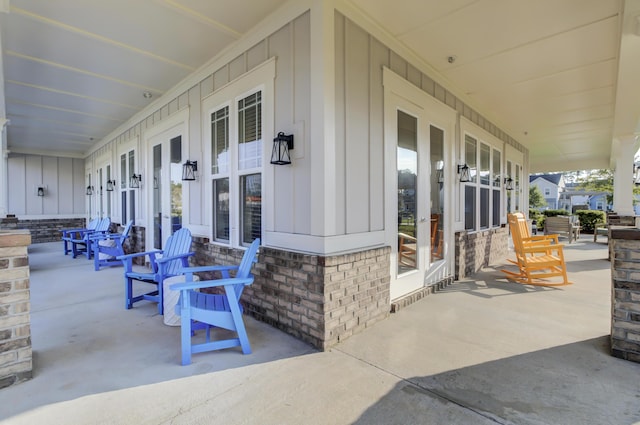 view of patio / terrace with covered porch